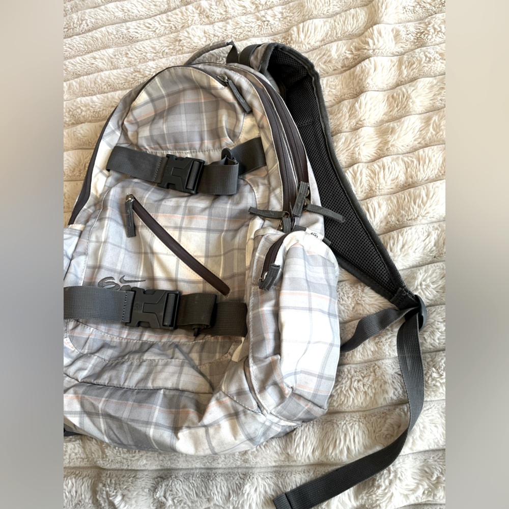 Nike 6.0 Deuce Backpack - Cool Grey / Dark Grey - Picture 4 of 13